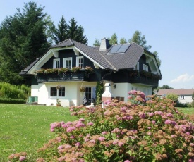 Charming Apartment in Frauenwald near the Forest